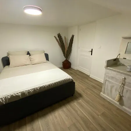 Le Clos Saint Martin 펜션 페리괴